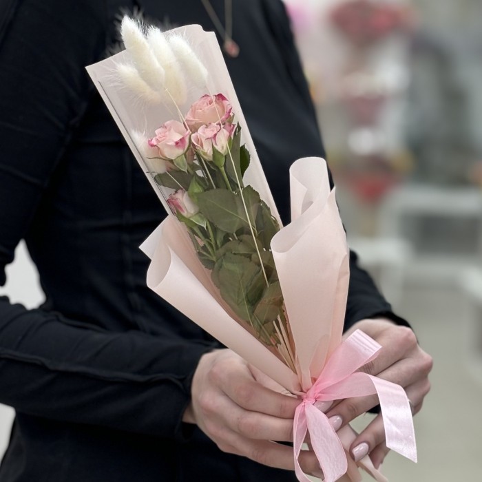 Кустовая роза Рефлекс в упаковке