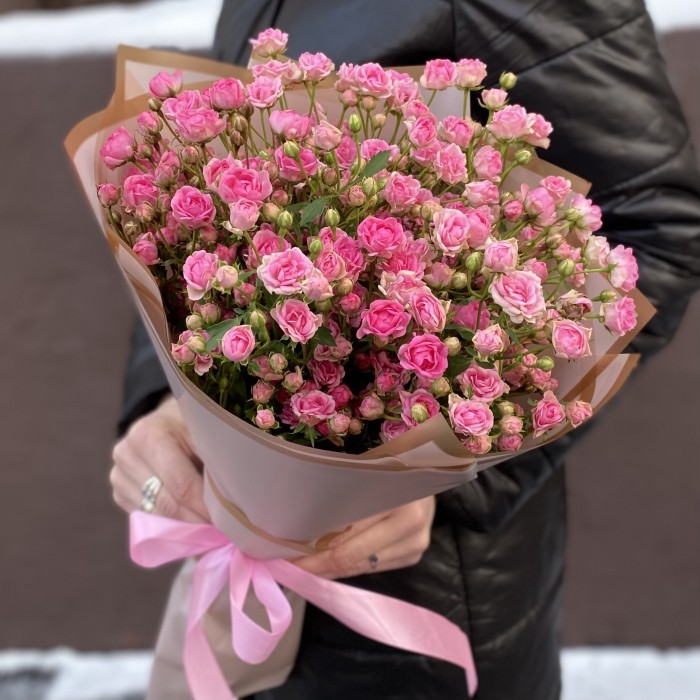 Кустовая розовая роза Джипси