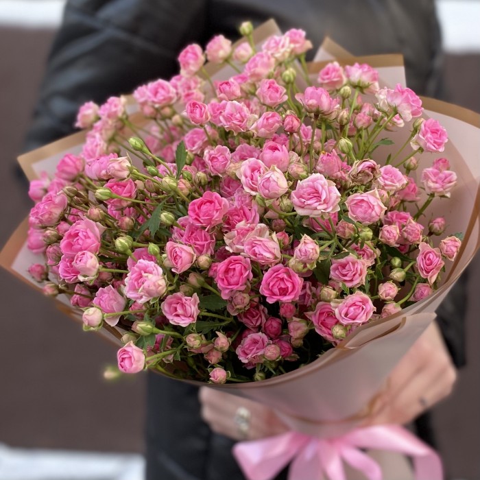 Кустовая розовая роза Джипси