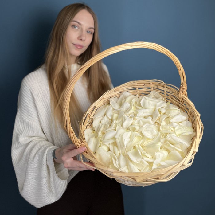 Лепестки в корзине белые 10 л