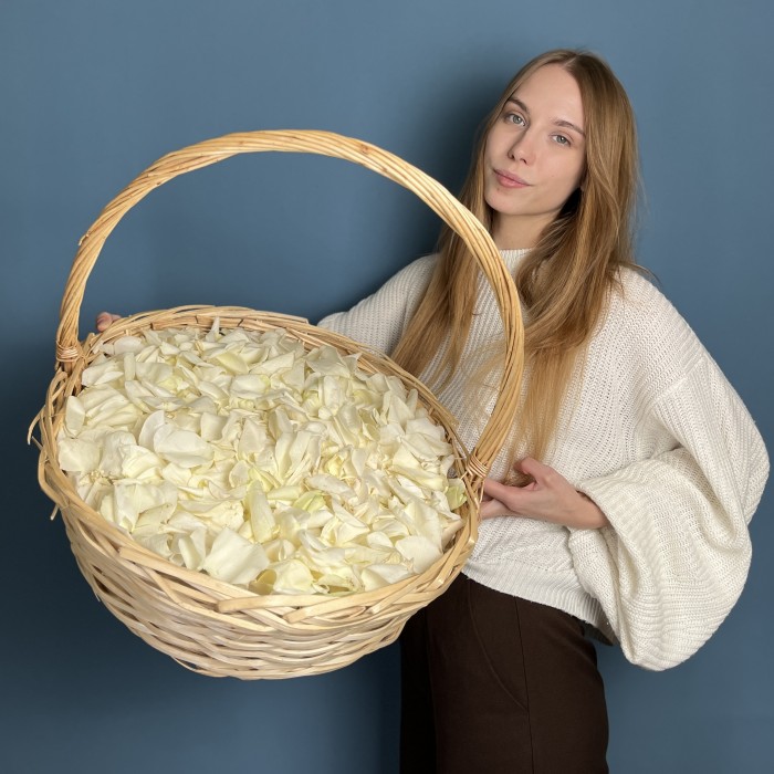 Лепестки в корзине белые 15 л