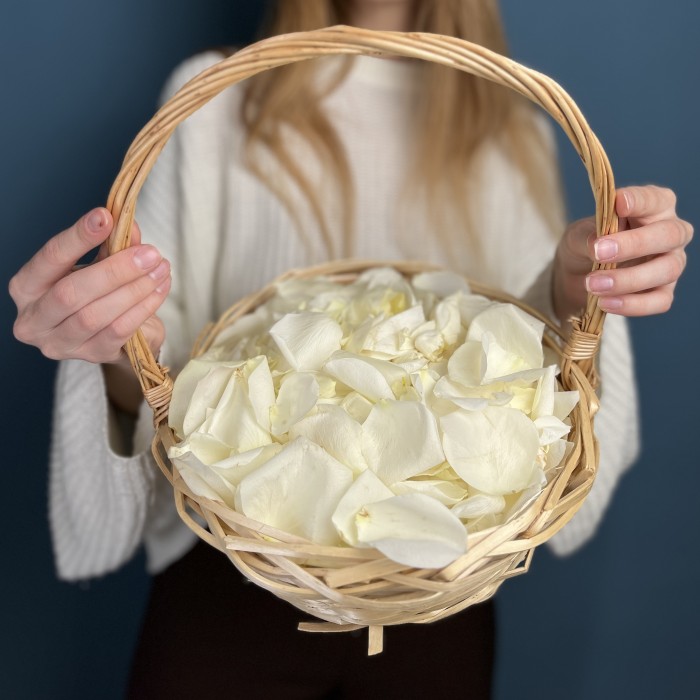 Лепестки в корзине белые 5 л