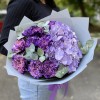 Лиловый букет с гортензией и гвоздикой