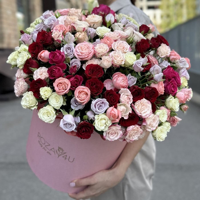 MIX кустовых пионовидных роз в коробке