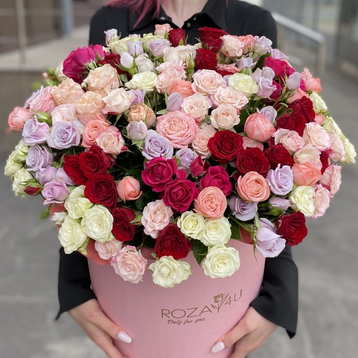 MIX кустовых пионовидных роз в коробке