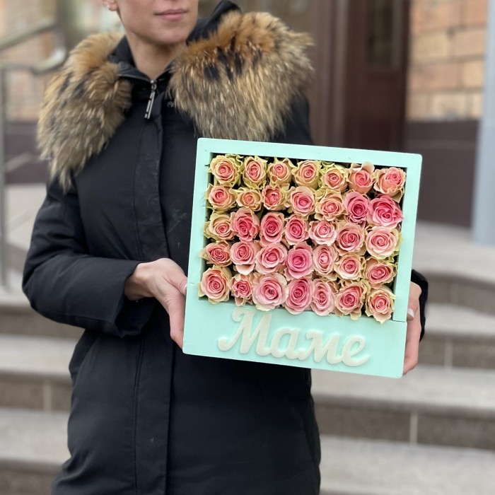 Коробка с нежно-розовой розой Маме