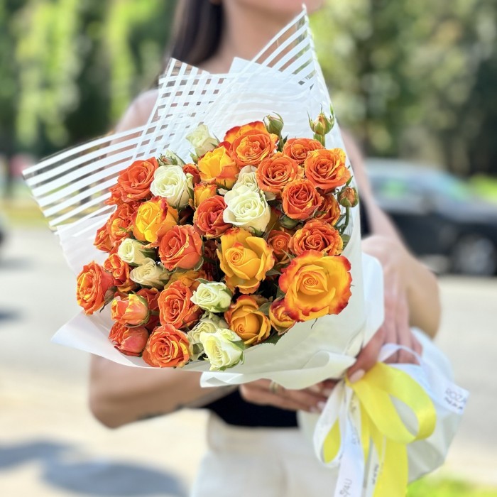 Микс кустовых роз Яркость