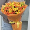 25 солнечных кустовых роз