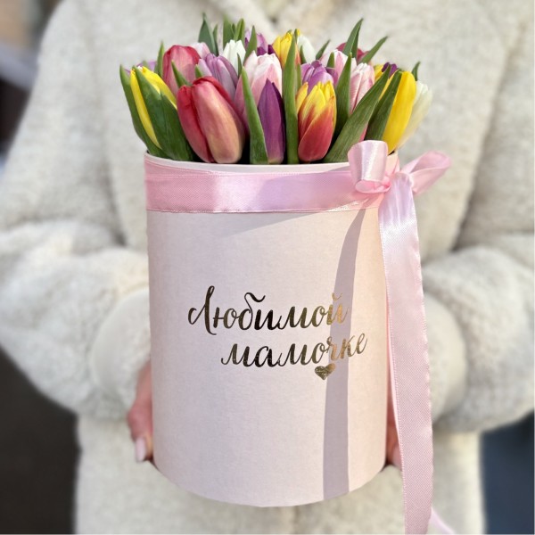 Микс тюльпанов в коробке Любимой Мамочке