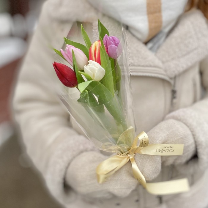 Мини букет из 5 тюльпанов