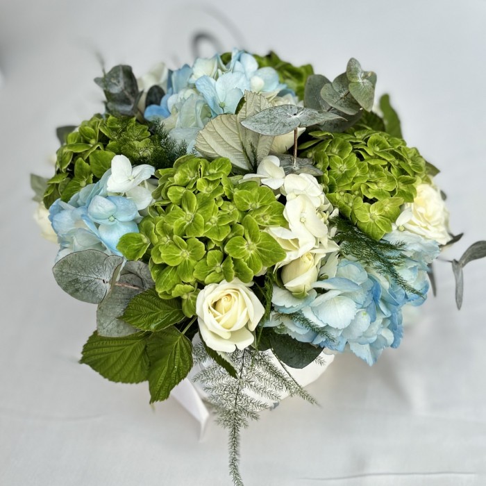 Мини композиция с цветами Бирюза