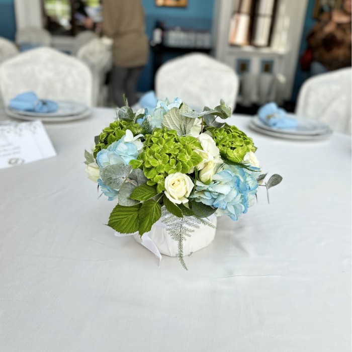 Мини композиция с цветами Бирюза