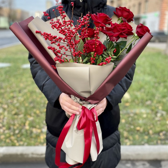 Авторский букет Зимняя вишня