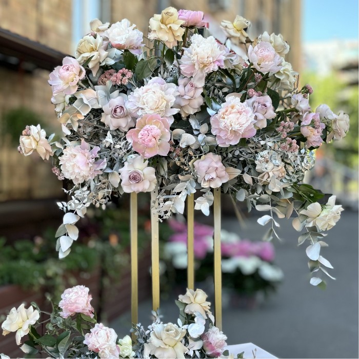 Настольная композиция из цветов Моя Сказка