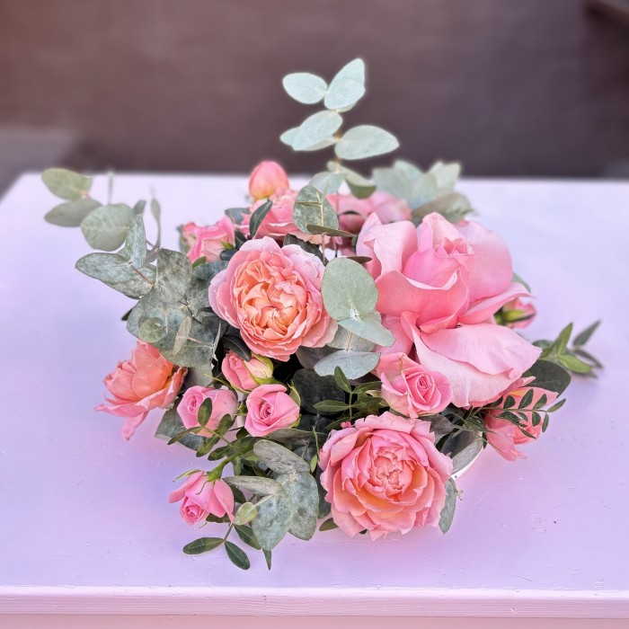 Настольная композиция на президиум с кустовой розой Джульетта