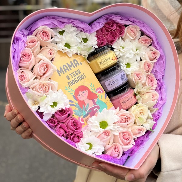 Нежная коробка сердце с медом и чаем Любимой Маме
