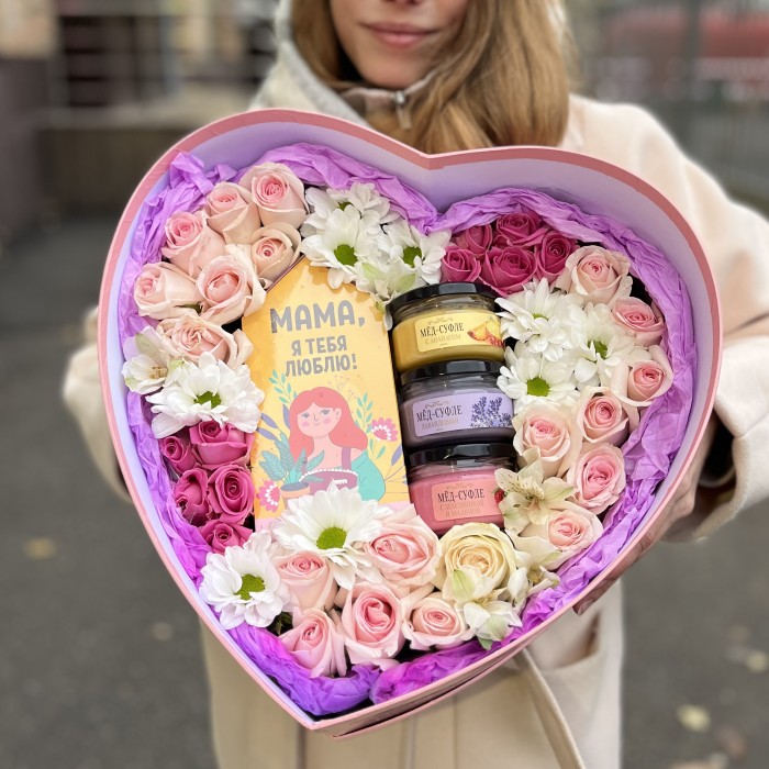 Нежная коробка сердце с медом и чаем Любимой Маме