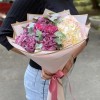 Нежная гортензия с гвоздикой
