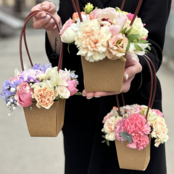 Нежная композиция в сумочке MIX