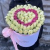 Нежное сердце из роз в коробке