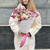Нежный букет кустовых роз Жемчужная свадьба