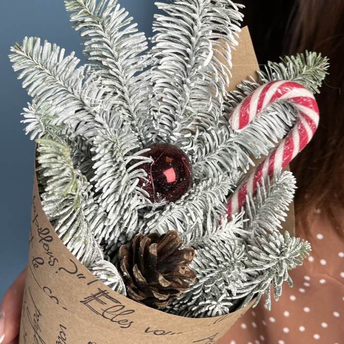 Новогодний букет кулек с леденцом