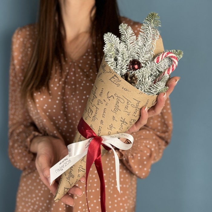 Новогодний букет кулек с леденцом