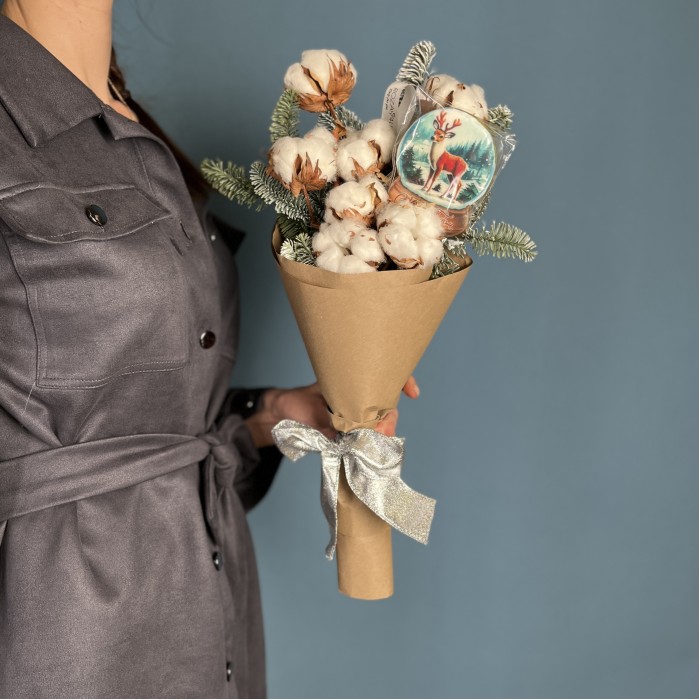 Новогодний букет с хлопком и пряником