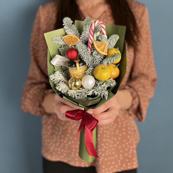 Новогодний корпоративный букет Аромат зимы