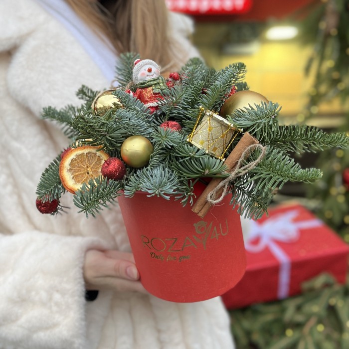 Новогодняя композиция Снеговичок