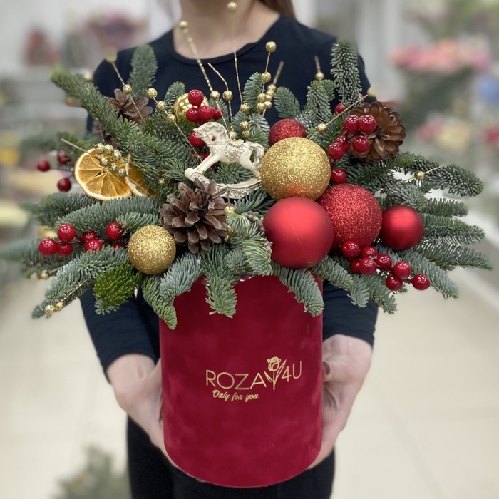 Новогодняя композиция Ёлочные Украшения