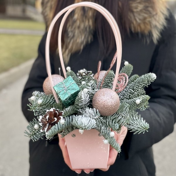 Новогодняя композиция Жемчуг на ветках