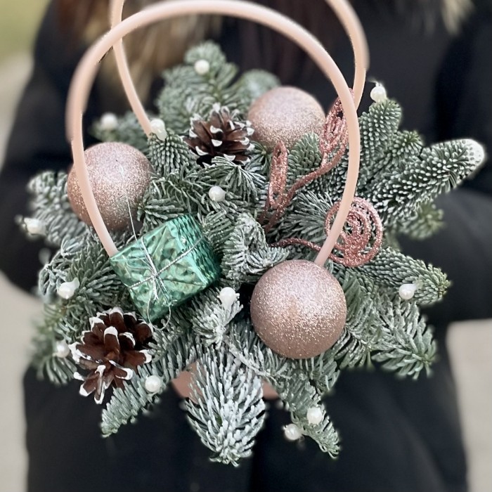 Новогодняя композиция Жемчуг на ветках