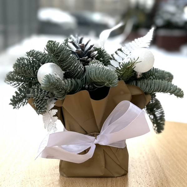 Новогодняя композиция Белый Иней