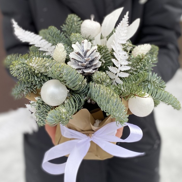 Новогодняя композиция Белый Иней