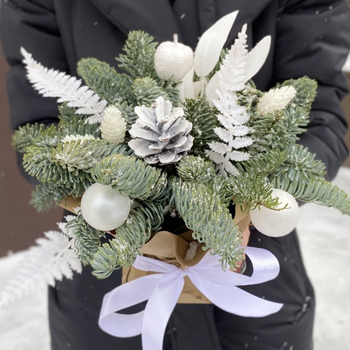 Новогодняя композиция Белый Иней