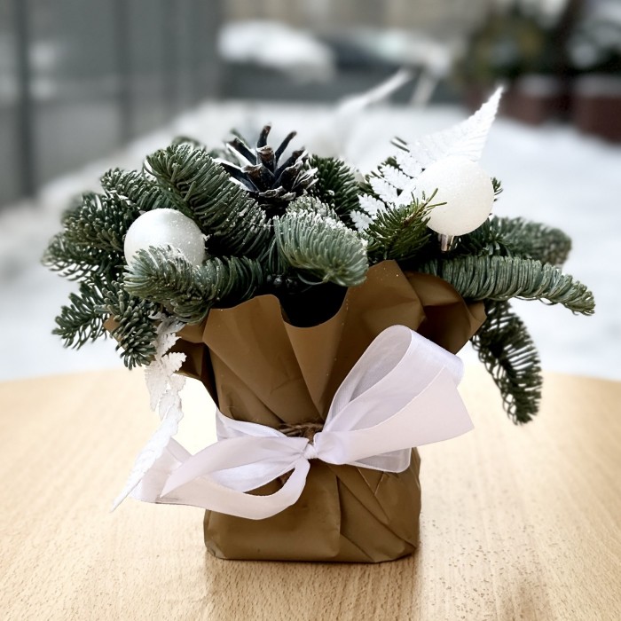 Новогодняя композиция Белый Иней