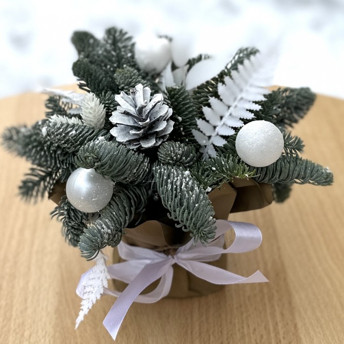 Новогодняя композиция Белый Иней