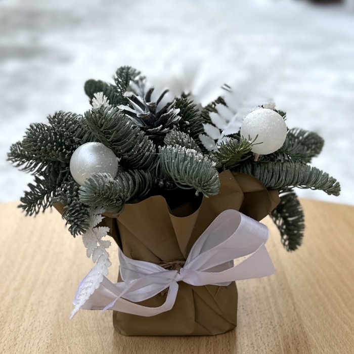 Новогодняя композиция Белый Иней