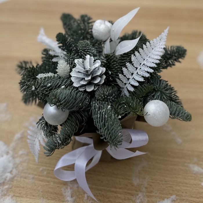 Новогодняя композиция Белый Иней