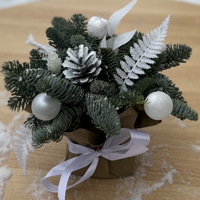 Новогодняя композиция Белый Иней