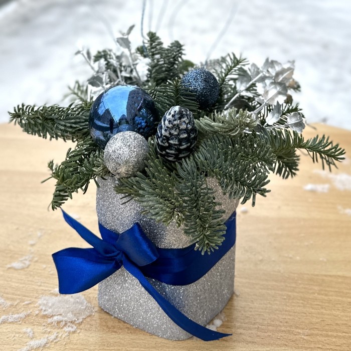 Новогодняя композиция Морозная Свежесть