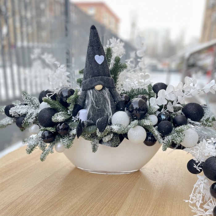 Новогодняя композиция Рождественский гном