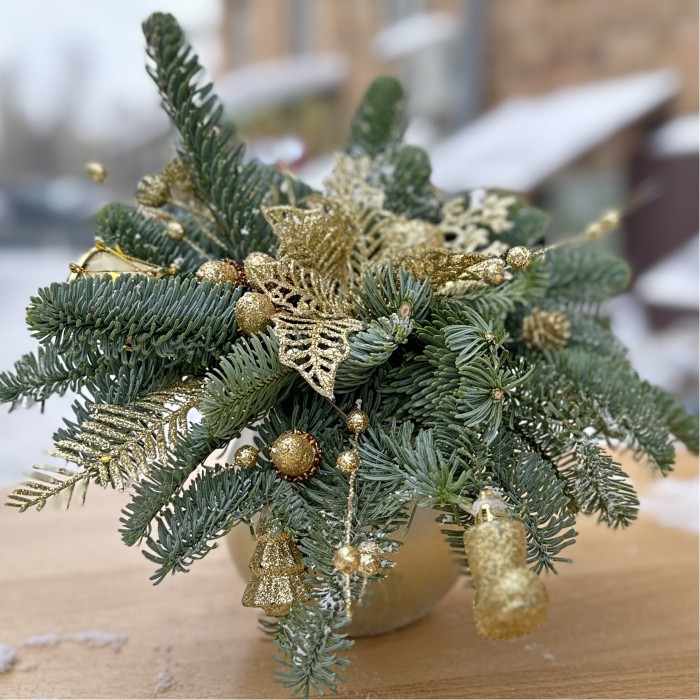 Новогодняя композиция Золотой Цветок