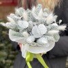 Новогодняя композиция в белом цвете