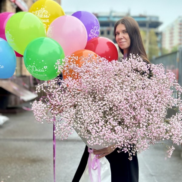 Облако из гипсофилы и Шаров на день рождения.