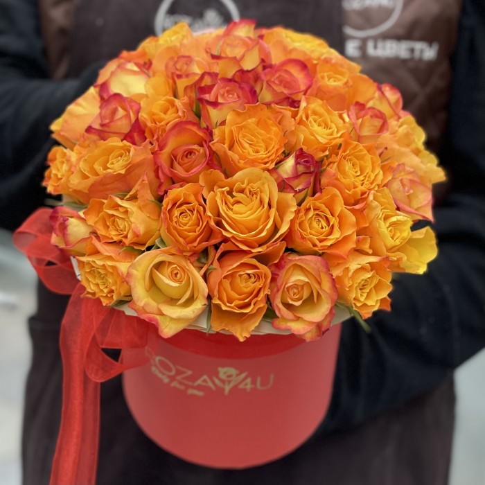 Огненная роза в красной в коробке