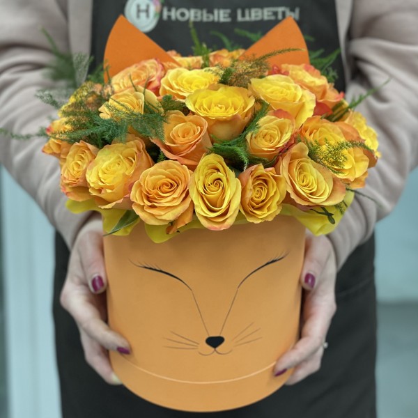 Оранжевая роза Дабл-Дэнс в коробке Лисичка