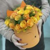 Оранжевая роза Дабл-Дэнс в коробке Лисичка