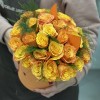 Оранжевая роза Дабл-Дэнс в коробке Лисичка